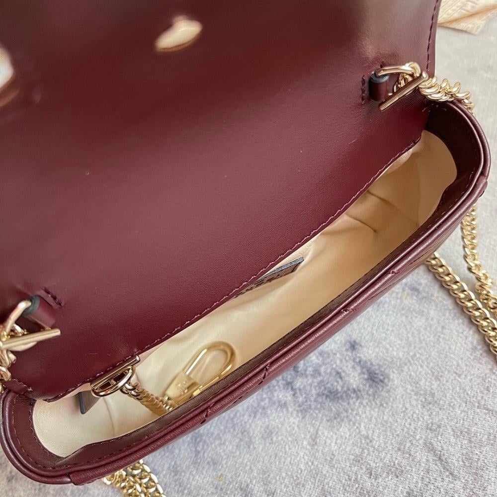 Elegant Crossbody Bag – Limited Edition