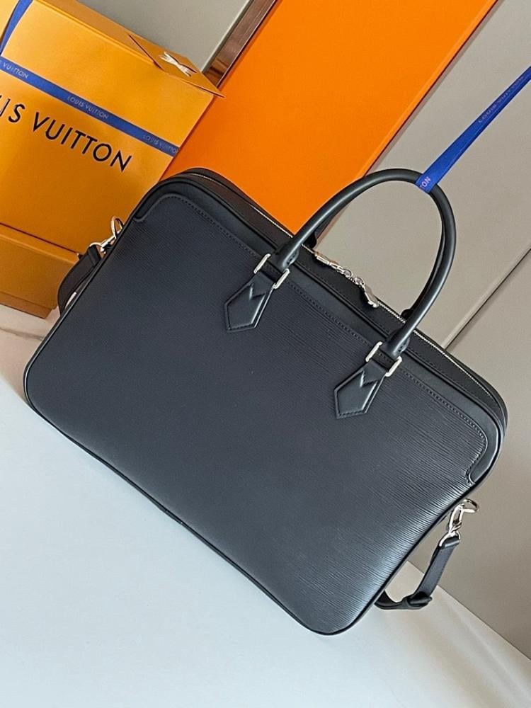 Elegant Leather Crossbody Bag – Limited Edition