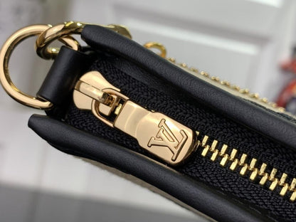 Elegant Leather Shoulder Bag