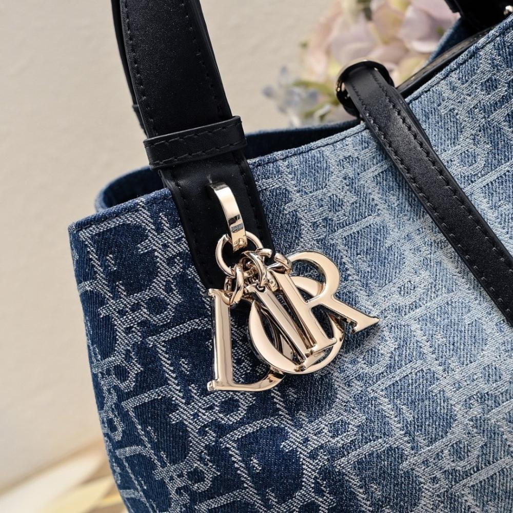 Modern Refined Calfskin Crossbody Bag