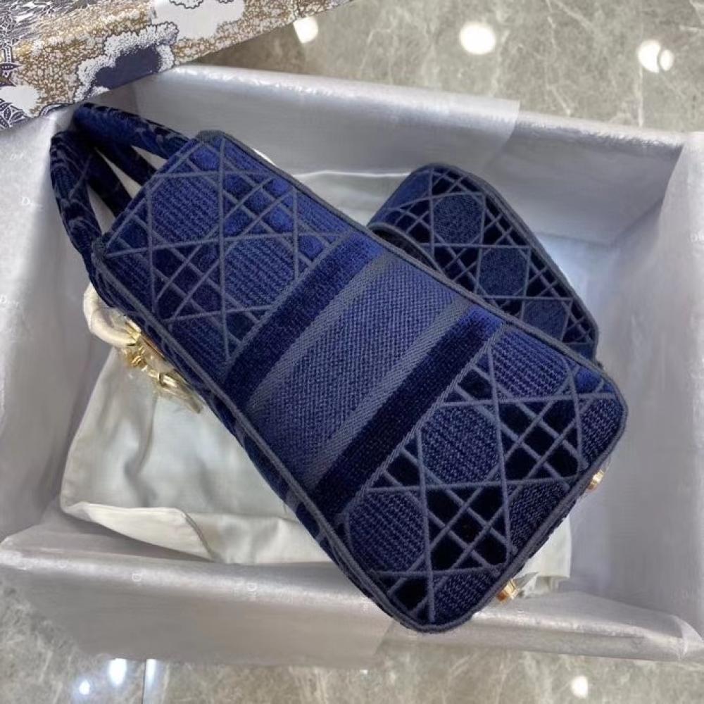 Elegant Shoulder Bag