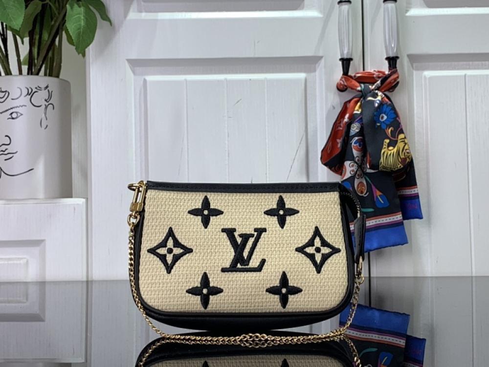 Elegant Leather Shoulder Bag