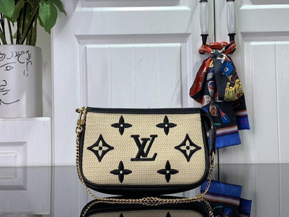 Elegant Leather Shoulder Bag