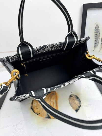 Stylish Premium Embroidered Leather Shoulder Bag