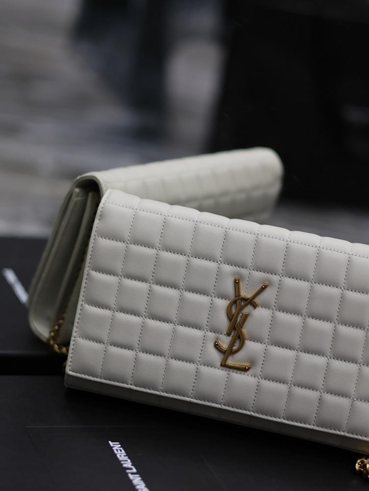 Modern Refined Lambskin Shoulder Bag