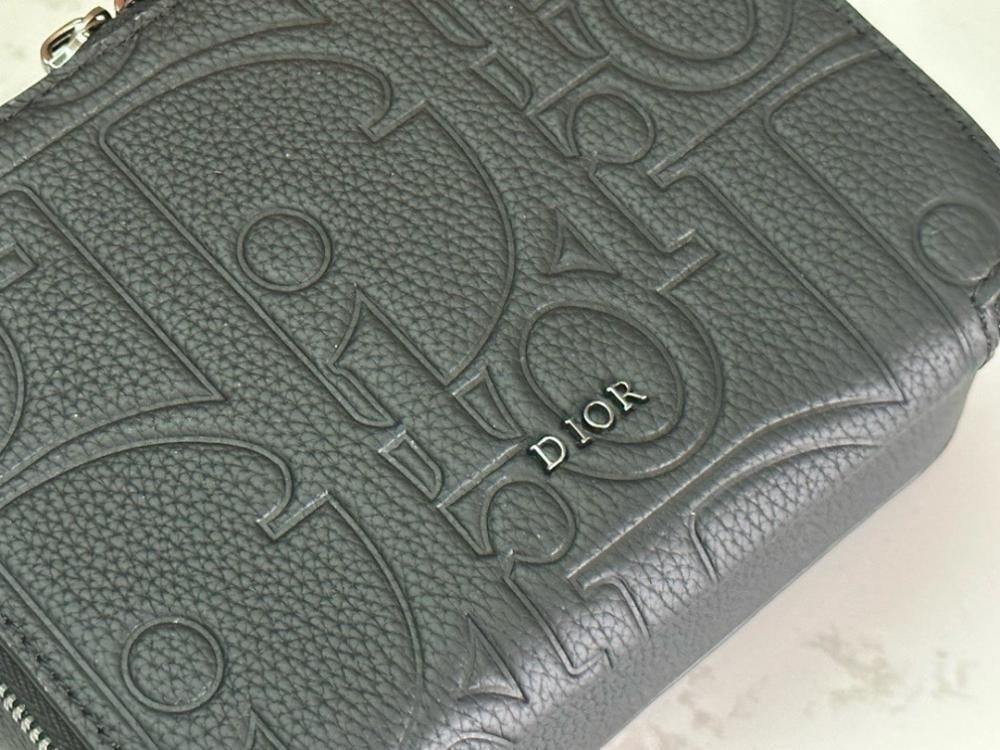 Elegant Refined Black Quilted Calfskin Crossbody Bag