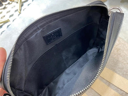 Modern Refined Grey Shoulder Bag