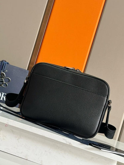 Elegant Printed Leather Shoulder Bag – Limited Edition