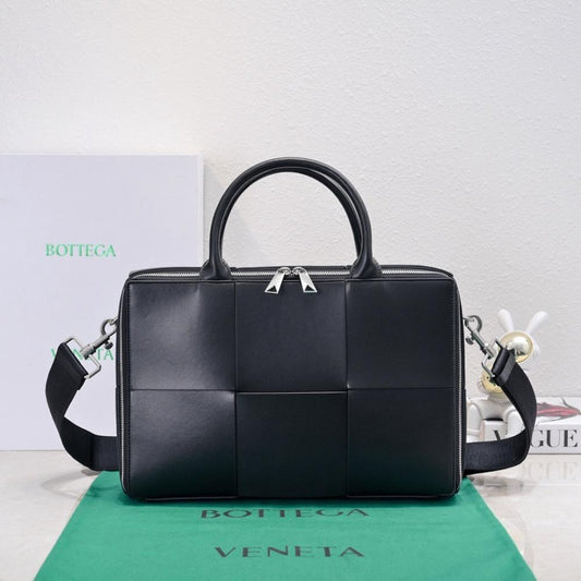 Alma Woven Shoulder Bag