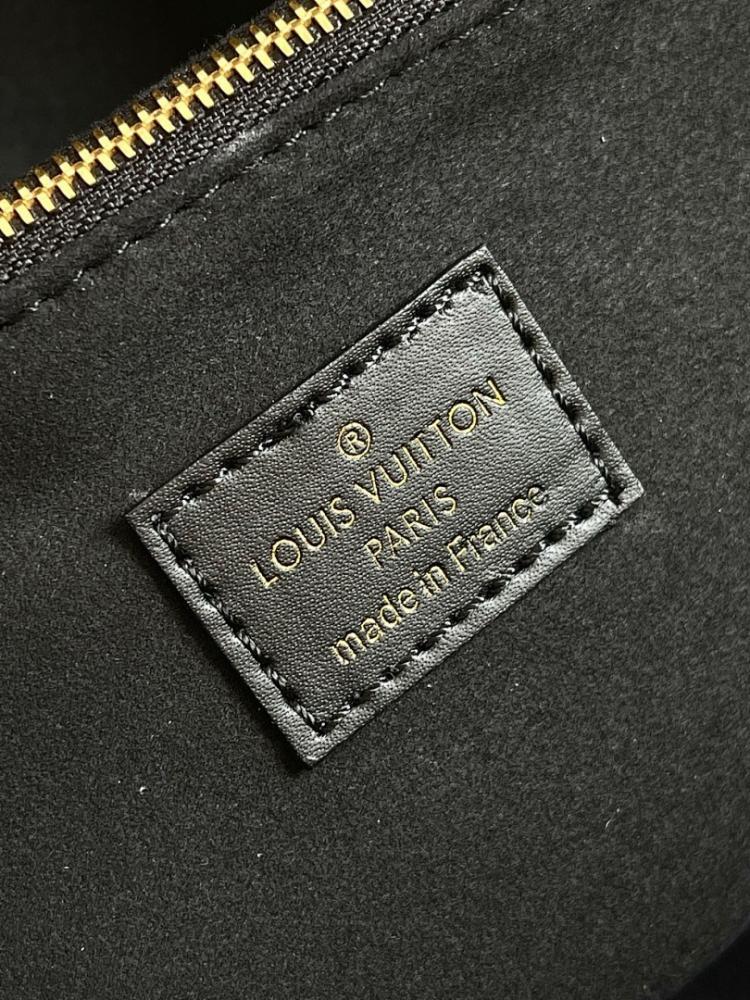 Modern Elegant Leather Bag
