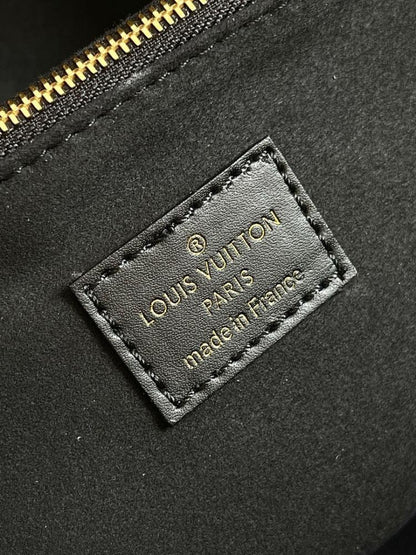 Modern Elegant Leather Bag