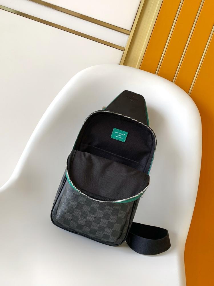 Classic Shoulder Bag