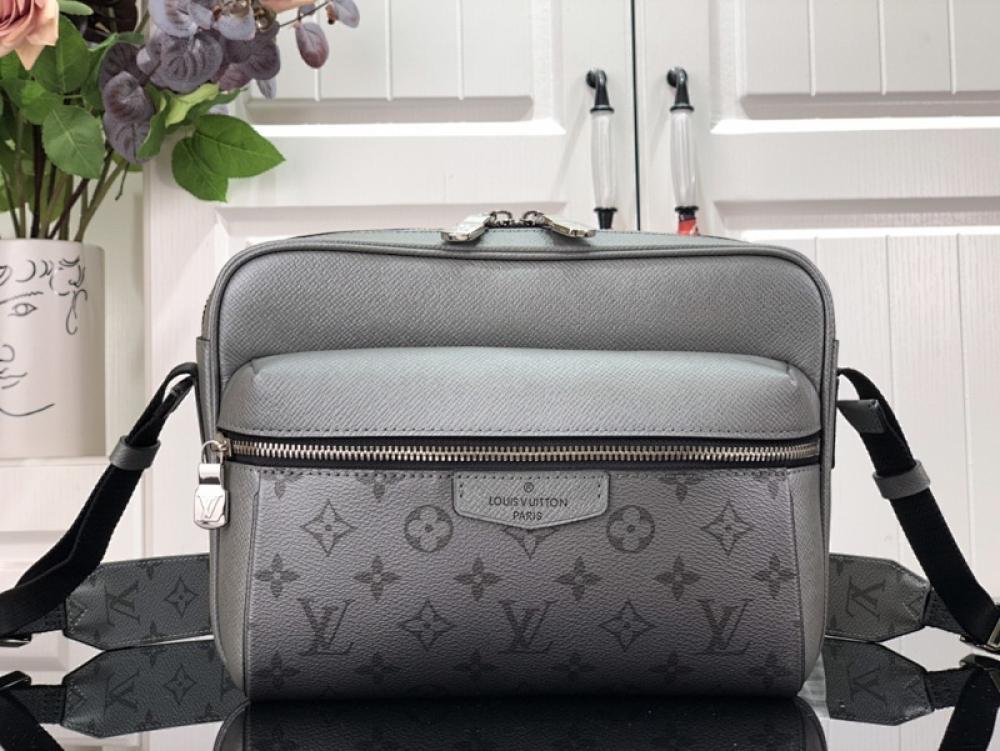 Elegant Shoulder Bag