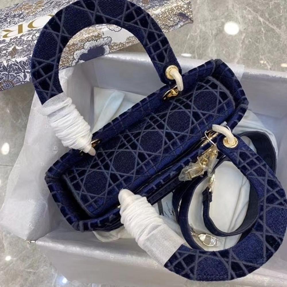 Elegant Shoulder Bag