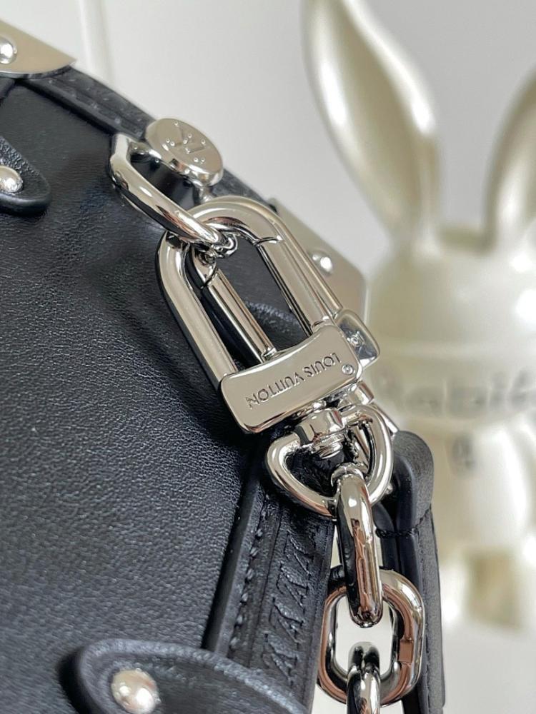 Luxury Silver Lambskin Crossbody Bag – Limited Edition