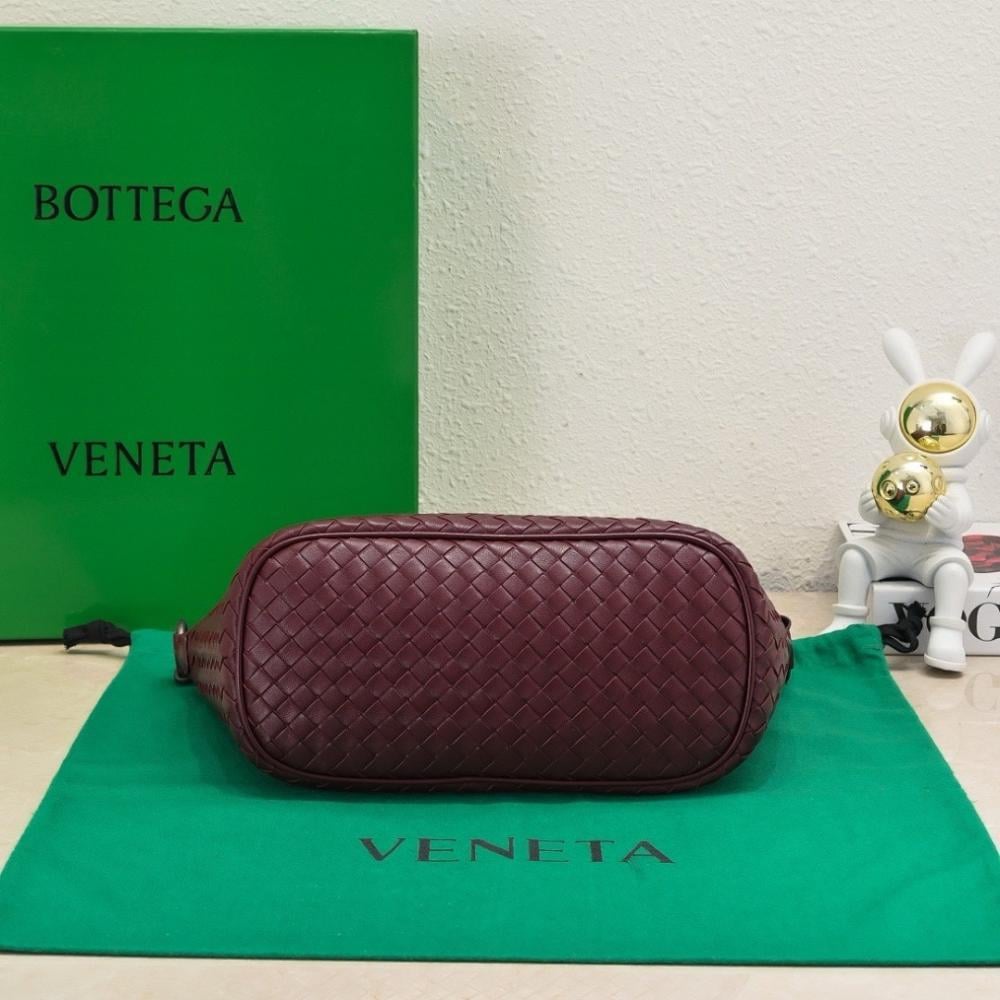 Luxury Woven Leather Shoulder Bag – Limited Edition