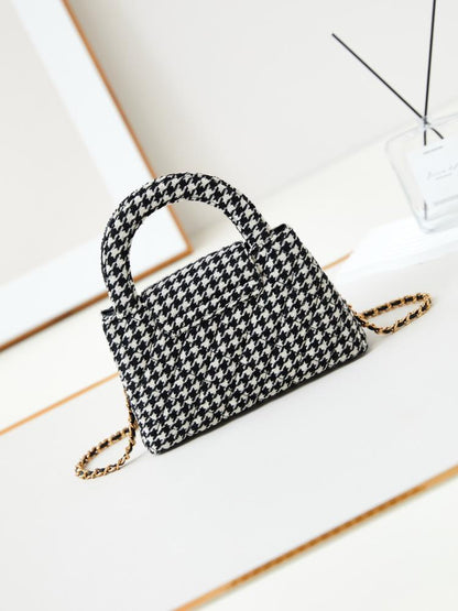 Alma Leather Shoulder Bag