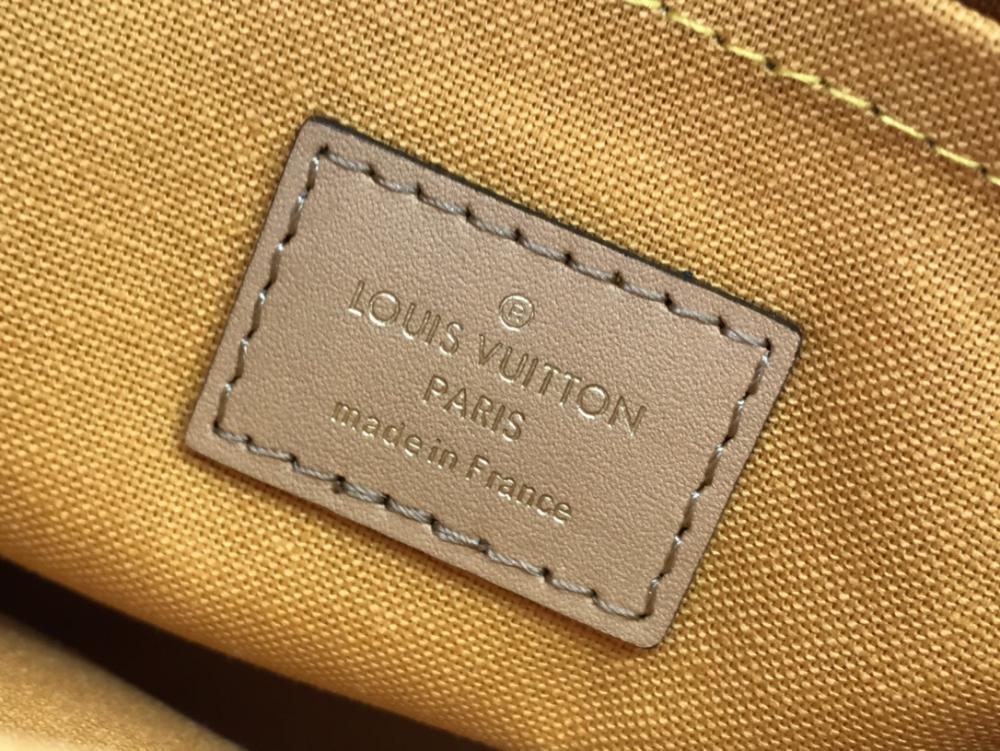 Elegant Leather Top Handle Bag