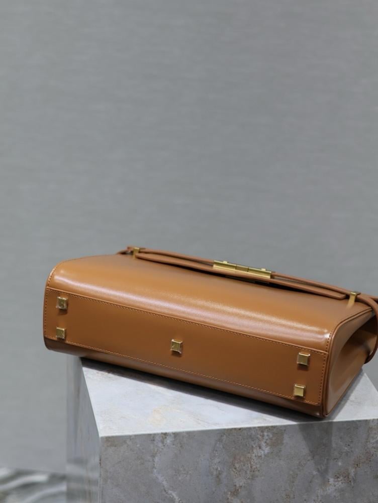 Modern Elegant Leather Shoulder Bag – Limited Edition