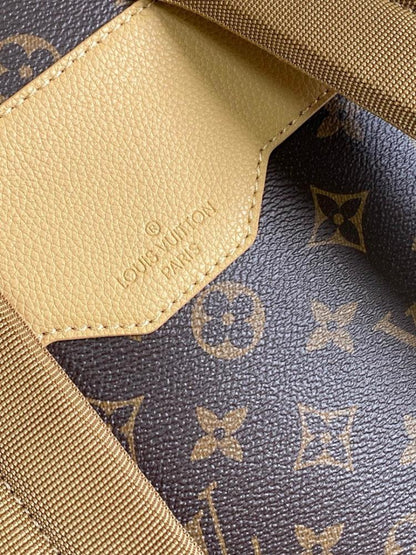 Stylish Refined Leather Crossbody Bag