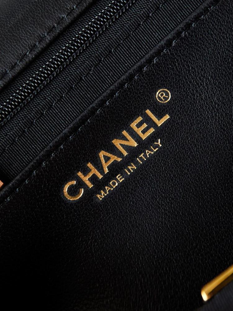 Elegant Leather Shoulder Bag