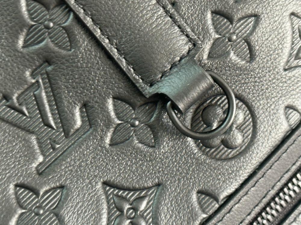 Classic Elegant Shoulder Bag – Limited Edition