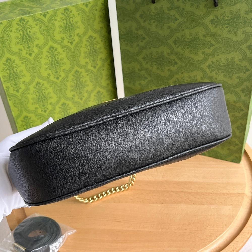 Elegant Refined Crossbody Bag