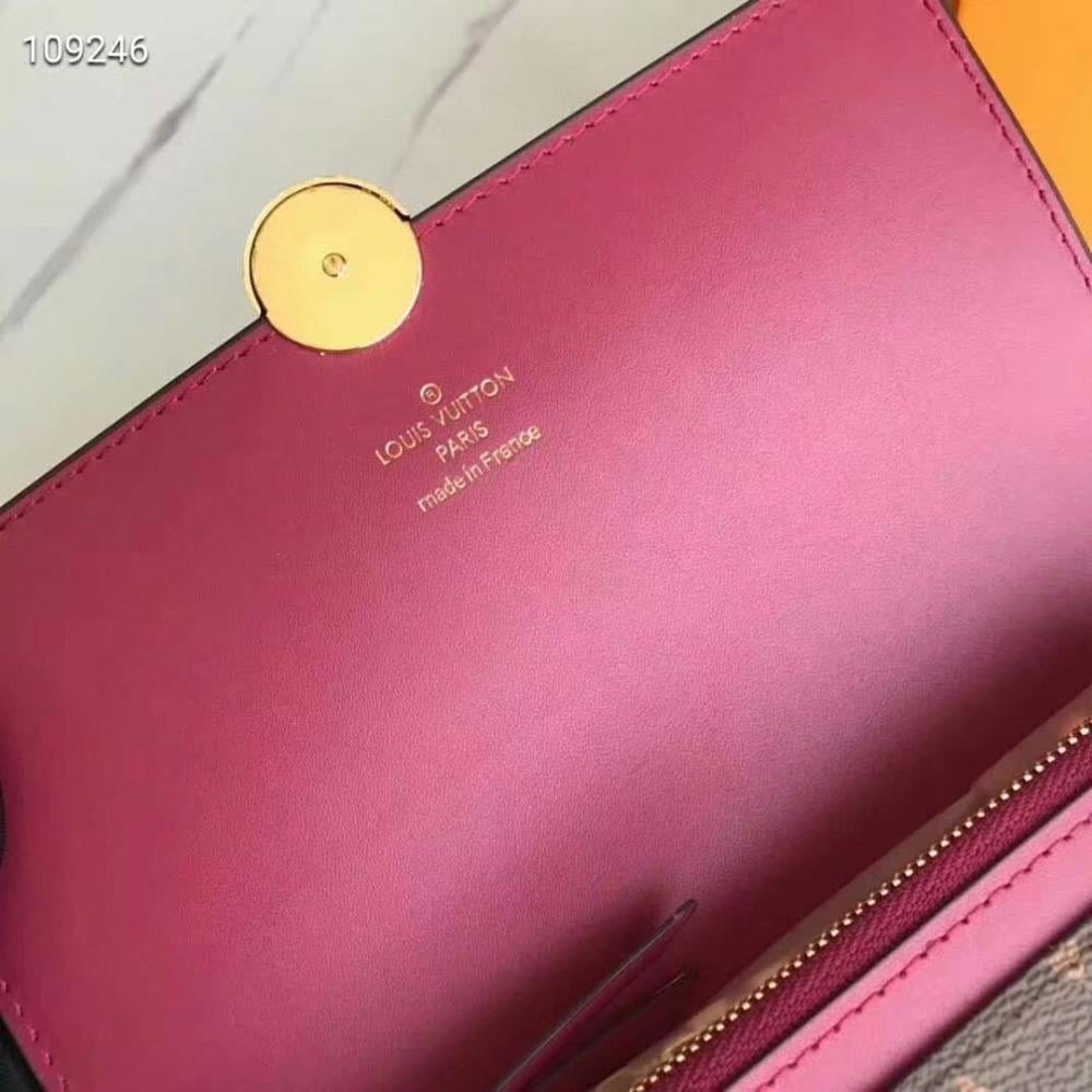 Modern Italian-Inspired Leather Crossbody Bag