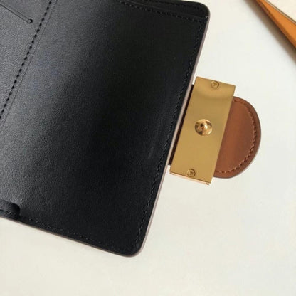 Modern Italian-Inspired Shoulder Bag