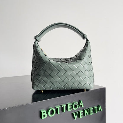 Classic Shoulder Bag