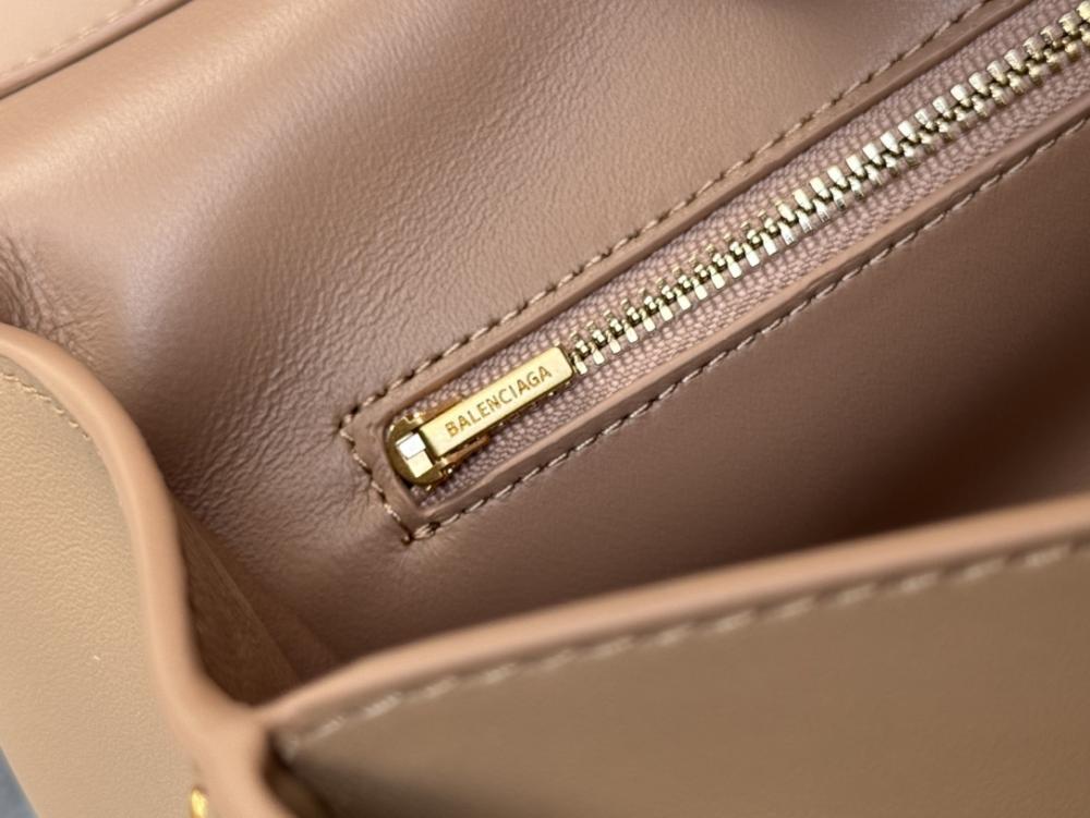 Elegant Leather Top Handle Bag