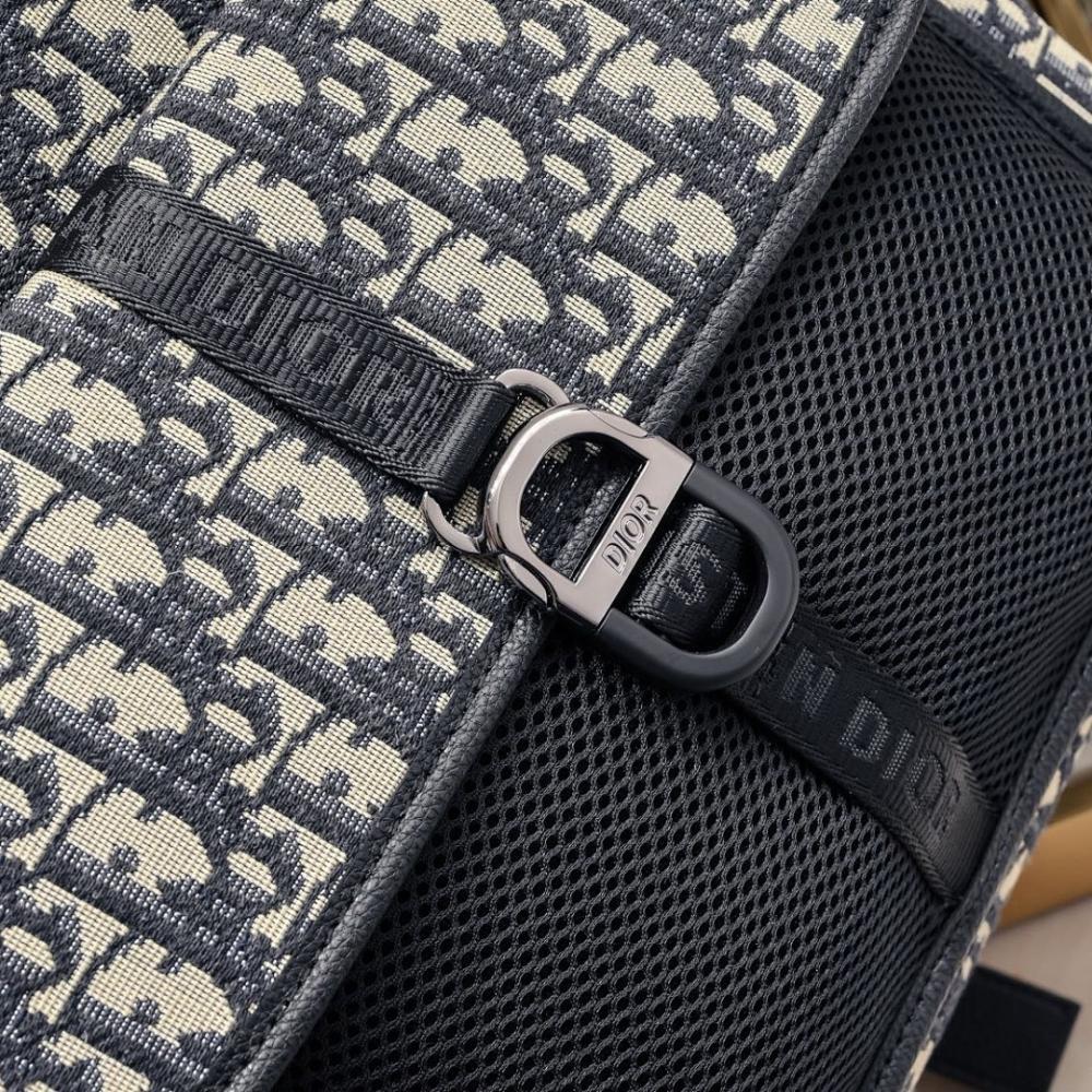 Stylish Refined Beige Quilted Jacquard Crossbody Bag