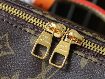 Modern Refined Crossbody Bag