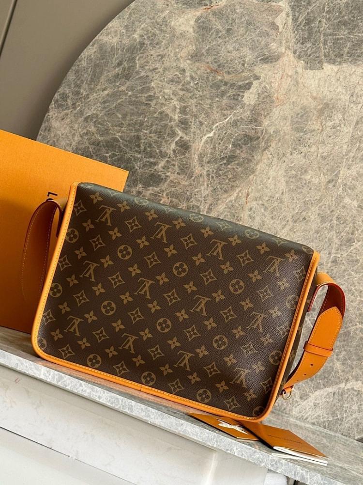 Alma Quilted Leather Shoulder Bag