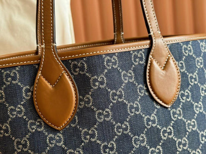 Stylish Refined Crossbody Bag