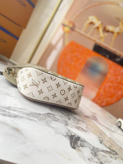 Stylish Black Shoulder Bag – Limited Edition