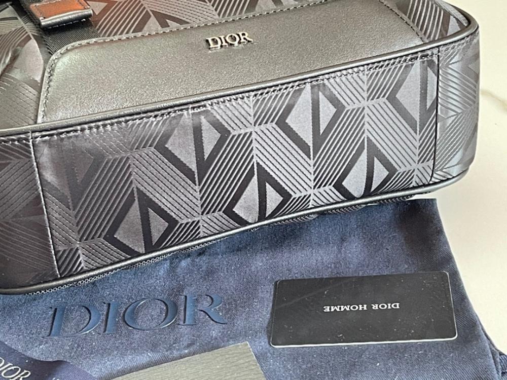 Stylish Black Quilted Leather Shoulder Bag – Limited Edition