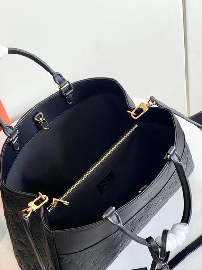 Modern Elegant Leather Bag