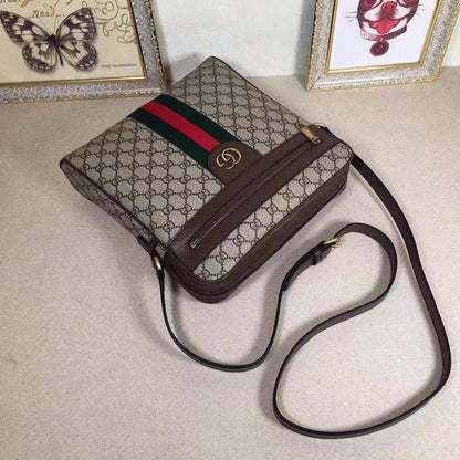 Alma Red Crossbody Bag