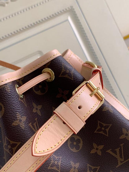 Classic Modern Leather Bucket Bag