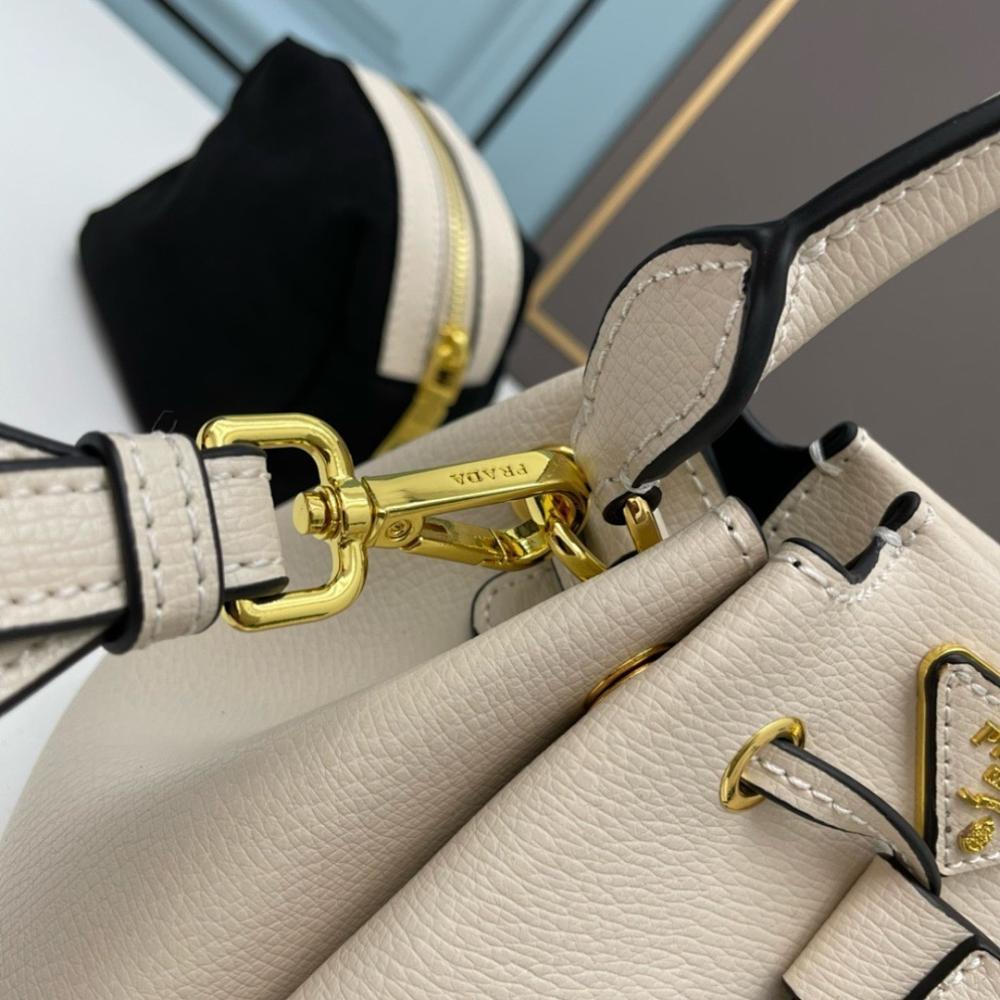 Stylish Refined Quilted Bucket Bag