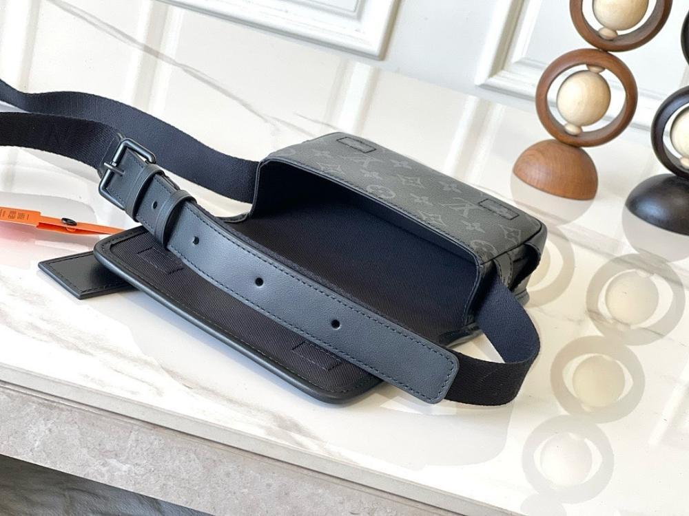 Stylish Shoulder Bag – Limited Edition