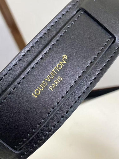 Classic Refined Embroidered Leather Shoulder Bag