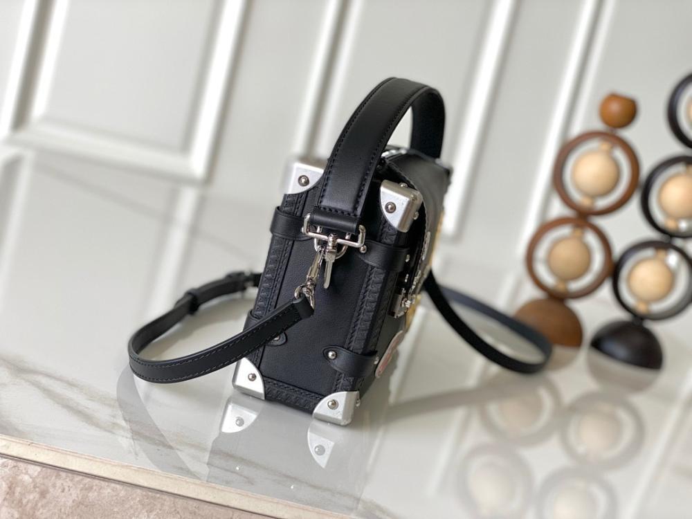 Italian-Inspired Elegant Leather Shoulder Bag