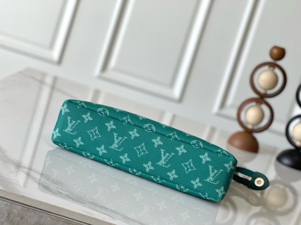 Modern Refined Shoulder Bag