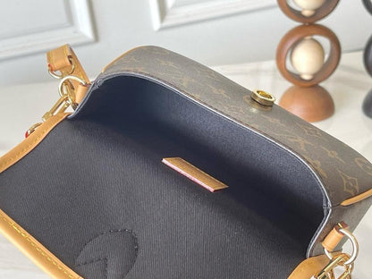 Stylish Leather Crossbody Bag – Limited Edition