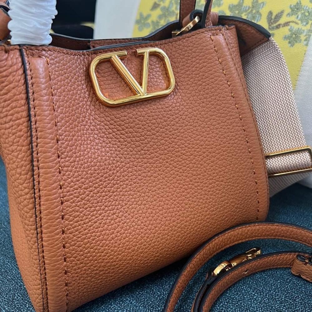 VLogo Signature Calfskin Shoulder Bag