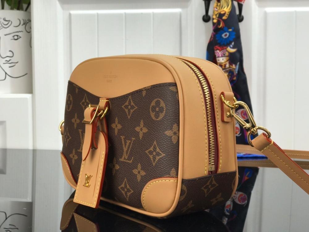 Elegant Shoulder Bag