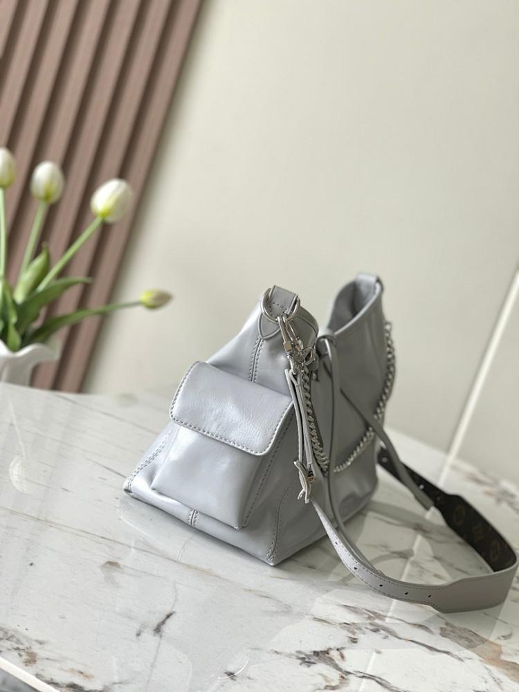 Modern Refined Grey Leather Shoulder Bag