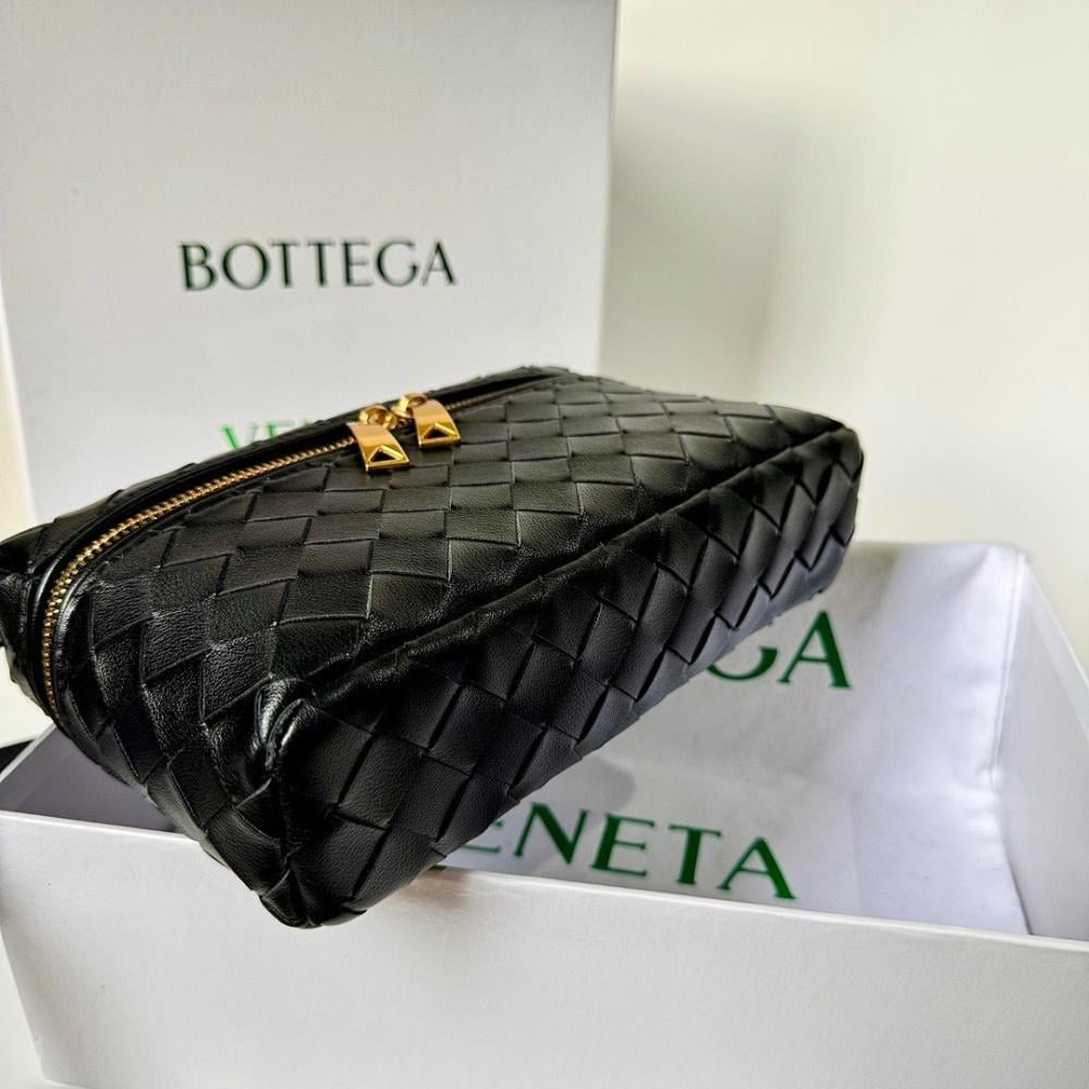 Elegant Woven Leather Shoulder Bag – Special Edition